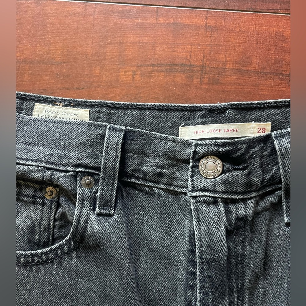 Levi's Women's Premium High Loose Taper Jeans Size 28 (28x29)